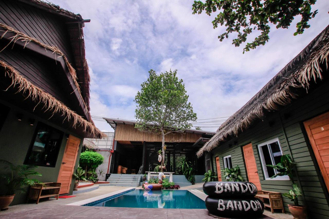 Bandon Beach Bar & Hostel (Adults Only) Lamai Beach  Bagian luar foto