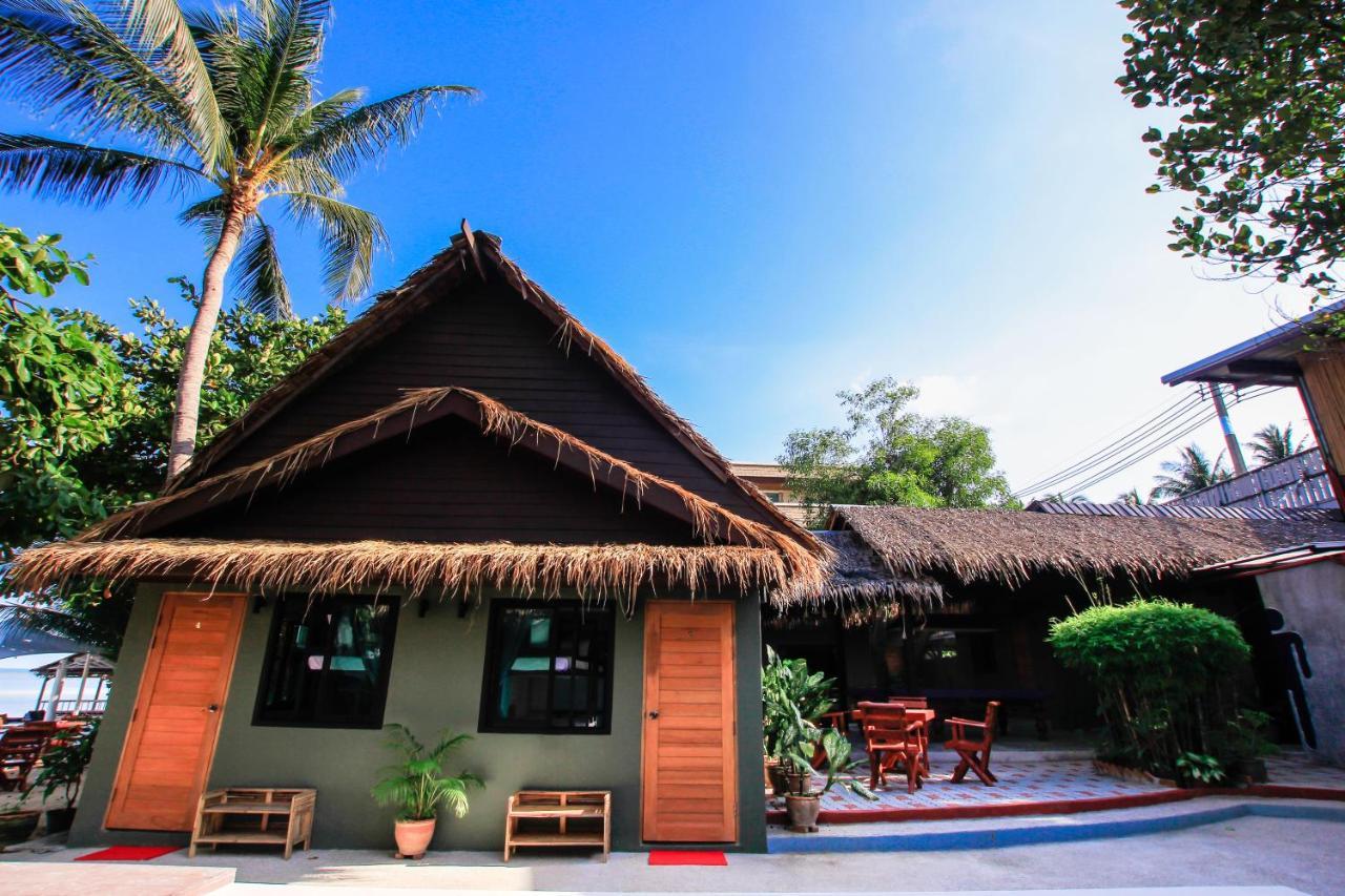 Bandon Beach Bar & Hostel (Adults Only) Lamai Beach  Bagian luar foto