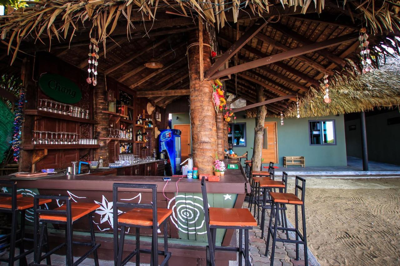 Bandon Beach Bar & Hostel (Adults Only) Lamai Beach  Bagian luar foto